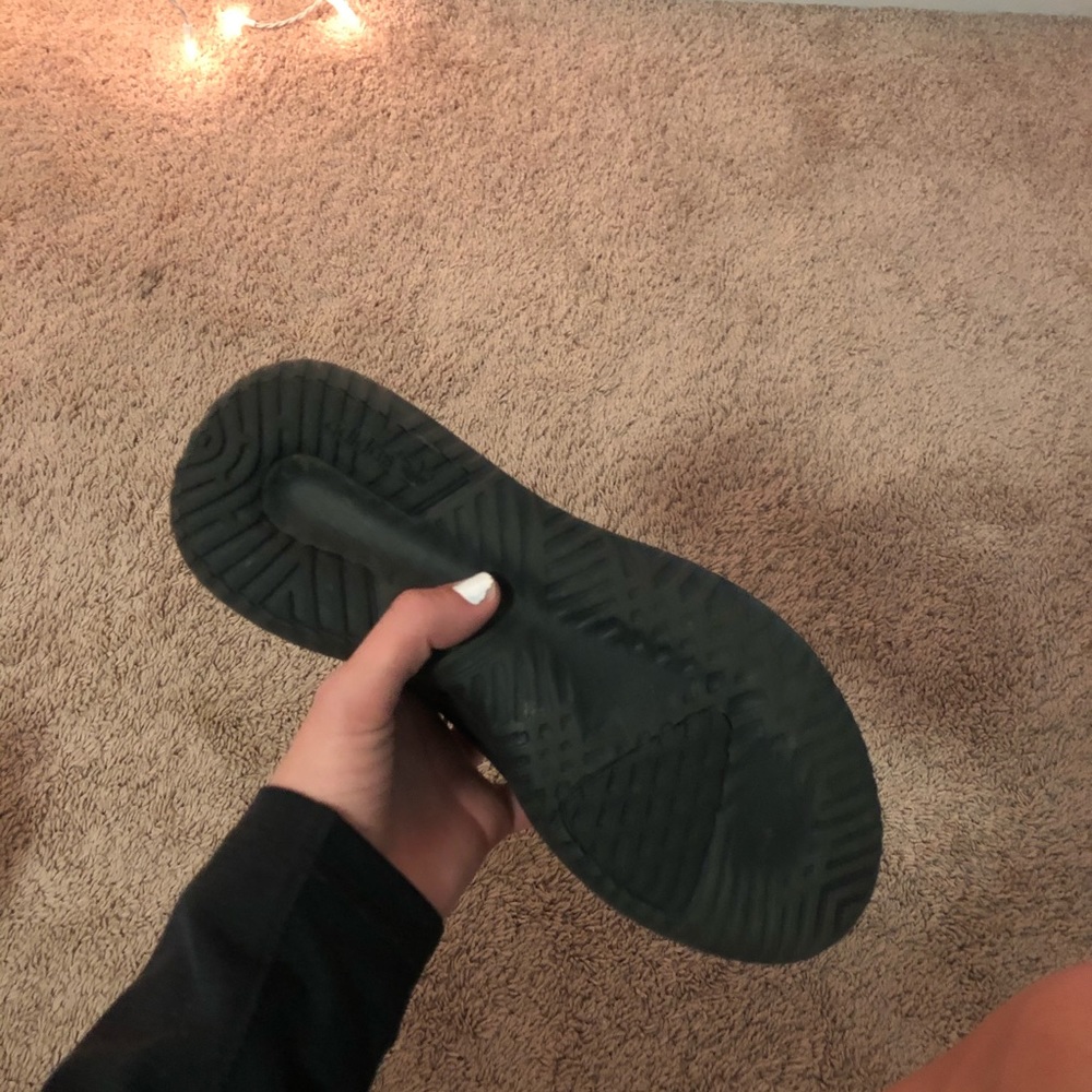 Adidas black tennis shoes - Picture 3 of 5
